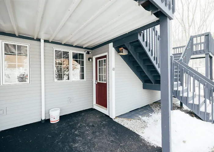 Newly Renovated & Furnished Condo, Only 3 Min To Sunday River!