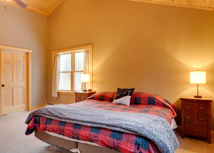 Spacious Cabin: 10 Mi To Sunday River Skiing!