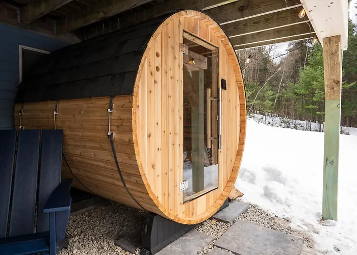 20Percent-Off-Intro,15-Min-To-Sundayriver,Hot-Tub,Sauna,Pet-Kid-Friendly