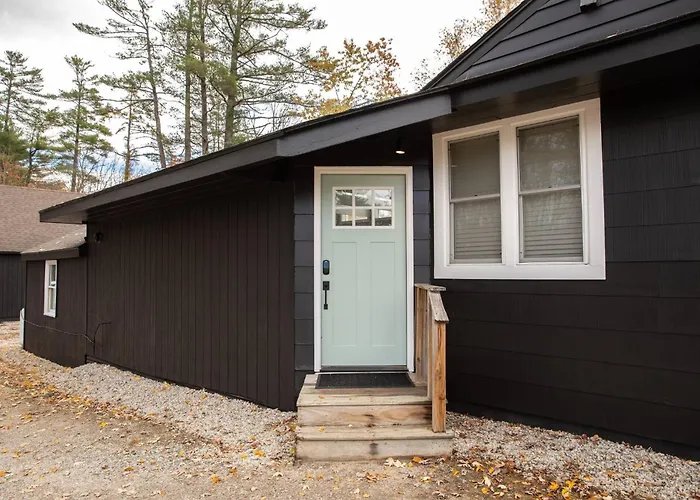 Unwind At This Modern Bethel Village Escape