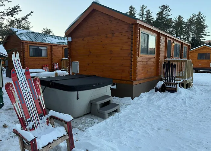 Cozy Ski Cabin #1, Hot Tub , 2 Bedroom