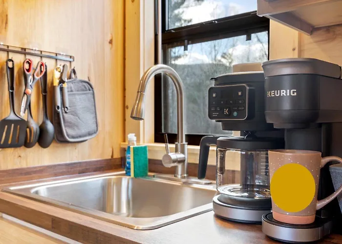 Cozy Ski Cabin #1, Hot Tub , 2 Bedroom